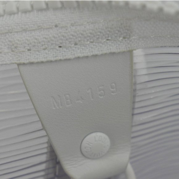 LOUIS VUITTON  Wavy Keepall 50 Bandouliere Transparent Epi PVC Travel Bag White - Picture 8 of 10